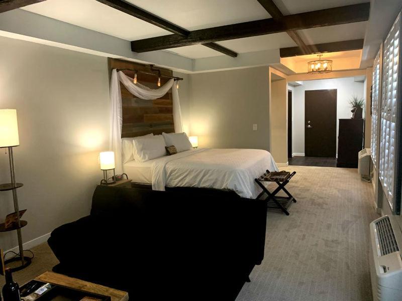 Cedar Stables & Hotel Sandusky